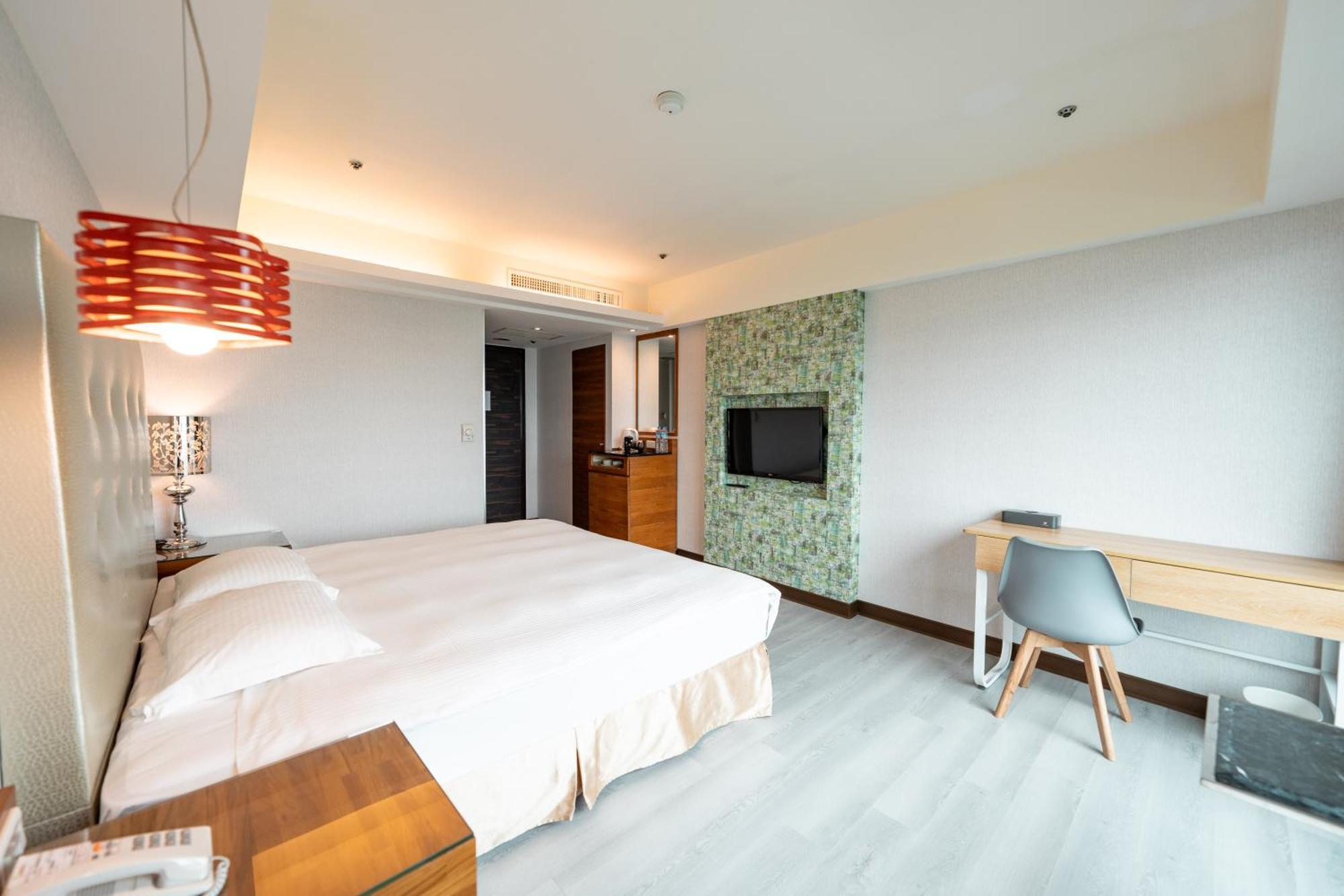 觀海樓海景大飯店 Hotel Cloud Riverside Tamsui Exterior photo